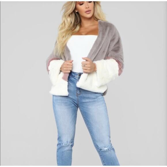 FASHION NOVA Faux Fur Color Block Jacket Size Medium - Picture 6 of 7
